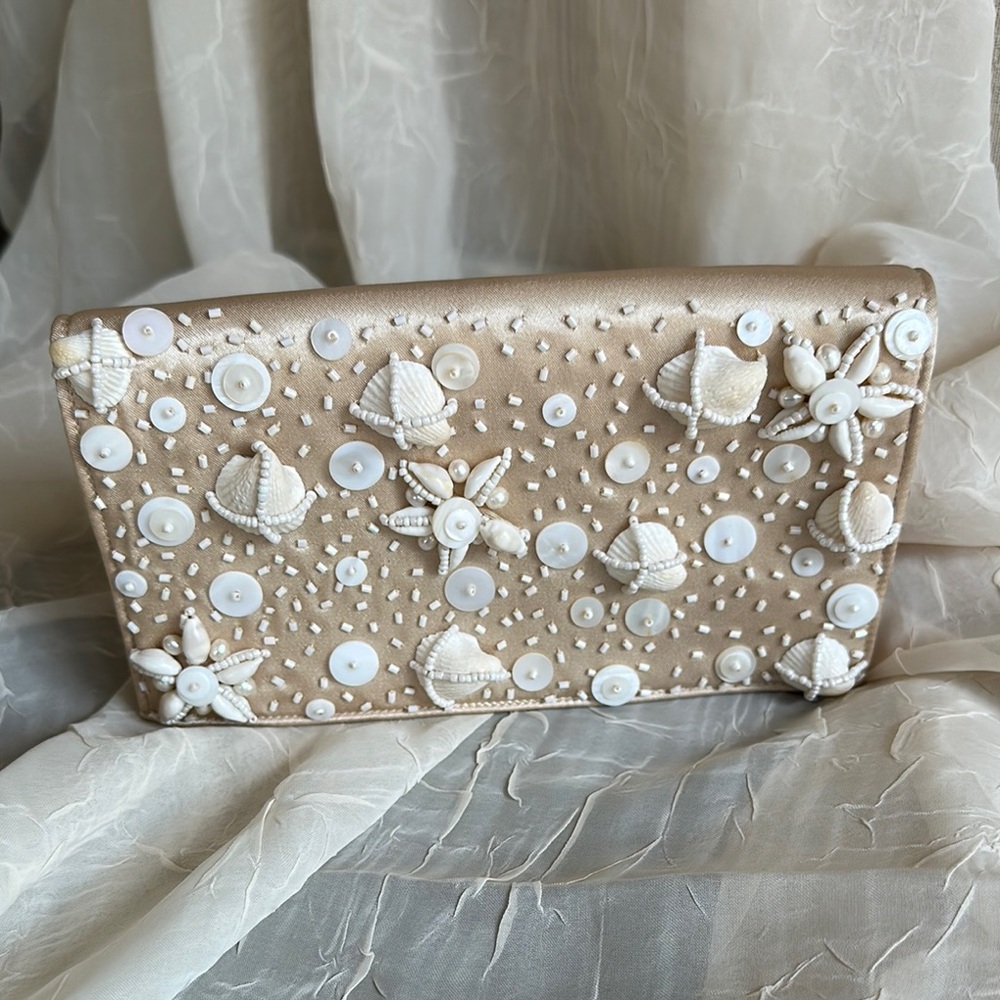 Gorgeous pearl sea beach ocean shell clutch statement purse silk satin clutch